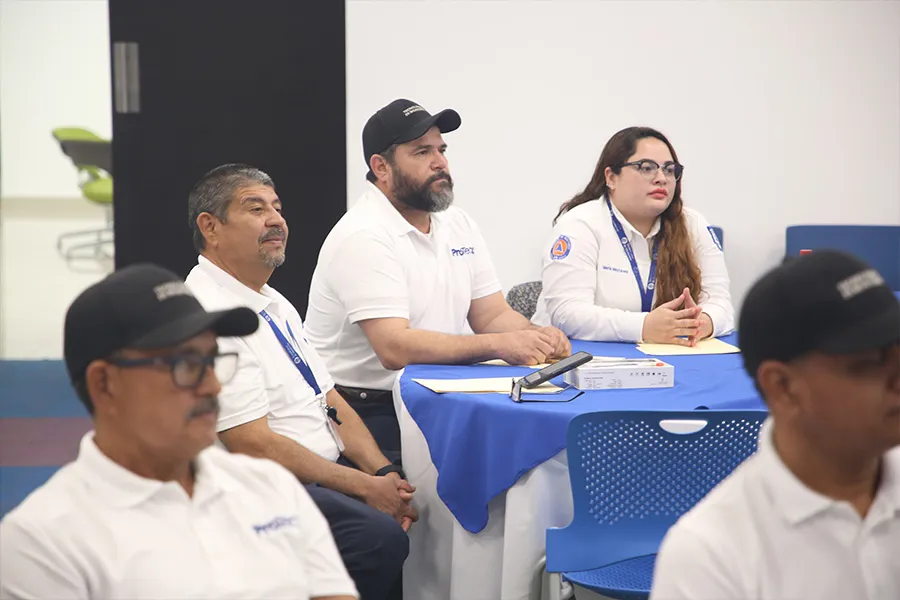 Equipo ProTect de Sonora Norte durante una sesi&oacute;n de capacitaci&oacute;n