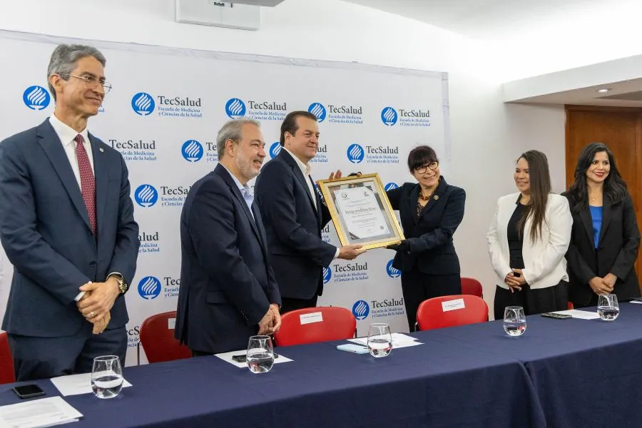 directivos tec reacreditaci&oacute;n odontolog&iacute;a
