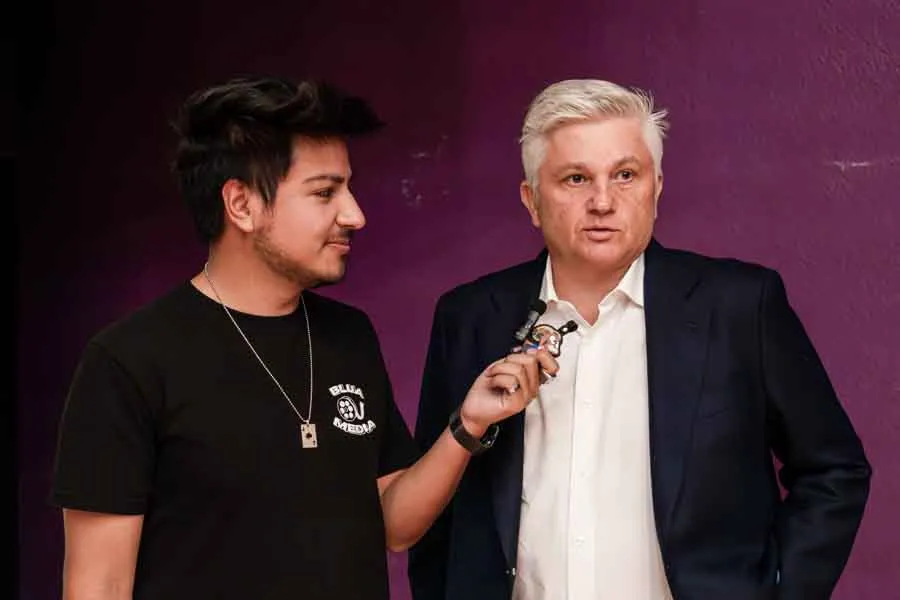 5 consejos de John Sutcliffe, reportero mexicano, para cumplir tus sue&ntilde;os