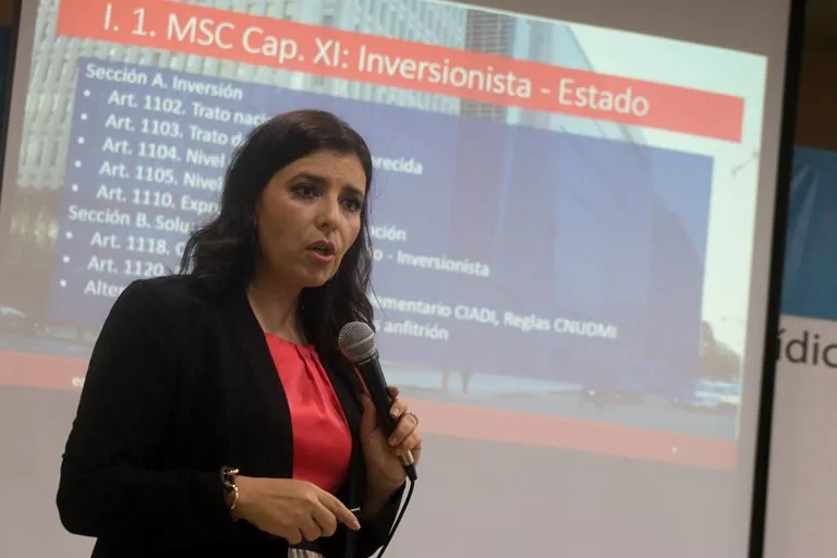 Edna Ram&iacute;rez Robles y Guillermo Coronado Aguilar, fueron los encargados de impartir la primer Jornada de Derecho.