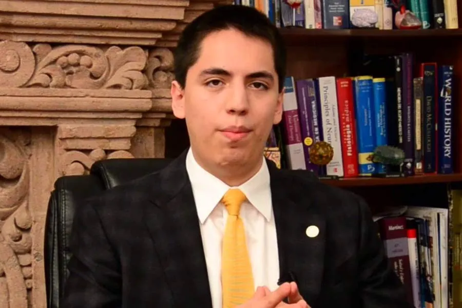 Andrew Almaz&aacute;n.