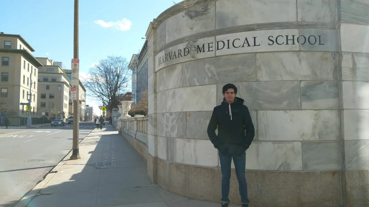 Alumno del Tec realiza estancia de investigaci&oacute;n en Harvard durante la pandemia