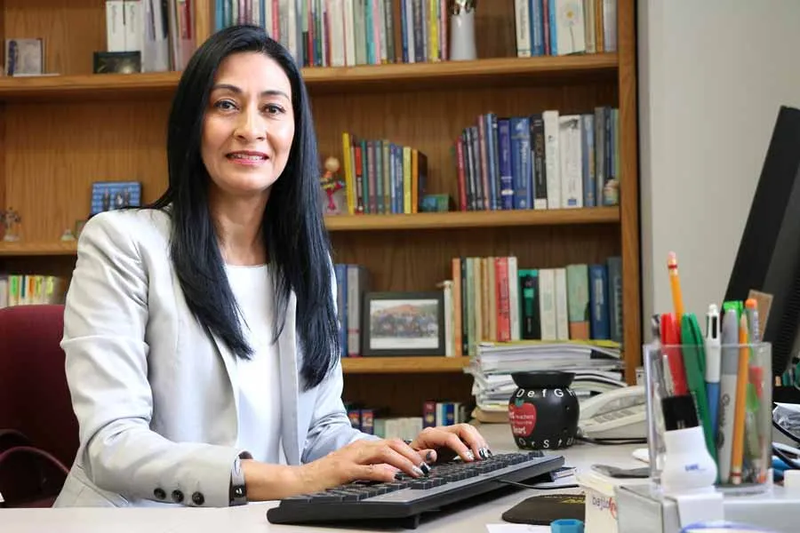 &Aacute;ngeles Dom&iacute;nguez