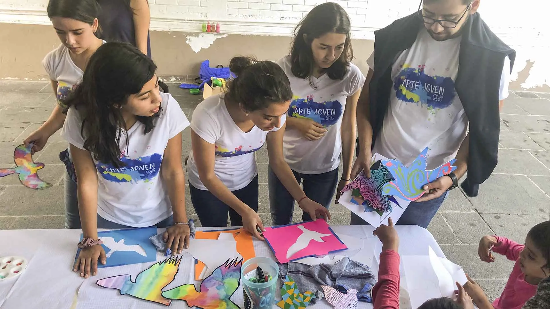 Organizaci&oacute;n Arte Joven aplicando Arte Terapia en AMANC Morelia
