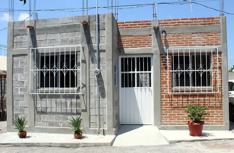 L&iacute;deres del Ma&ntilde;ana dan hogar a familia damnificada por el 19S