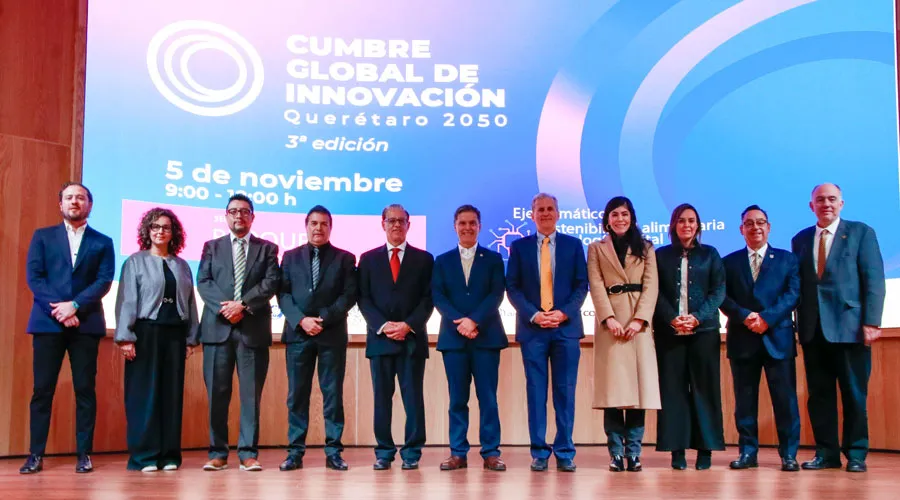 Durante la inauguraci&oacute;n, representantes del Tecnol&oacute;gico de Monterrey, la Universidad Aut&oacute;noma de Quer&eacute;taro (UAQ) y la ENES-UNAM Juriquilla compartieron escenario con l&iacute;deres del sector p&uacute;blico y privado, reafirmando el compromiso de Quer&eacute;taro como polo de desarrollo cient&iacute;fico. 