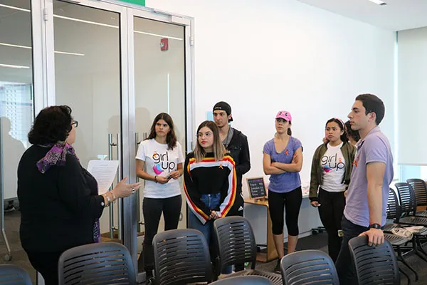 D&iacute;a Internacional de la Eliminaci&oacute;n de la Violencia contra la Mujer alternativas pac&iacute;ficas