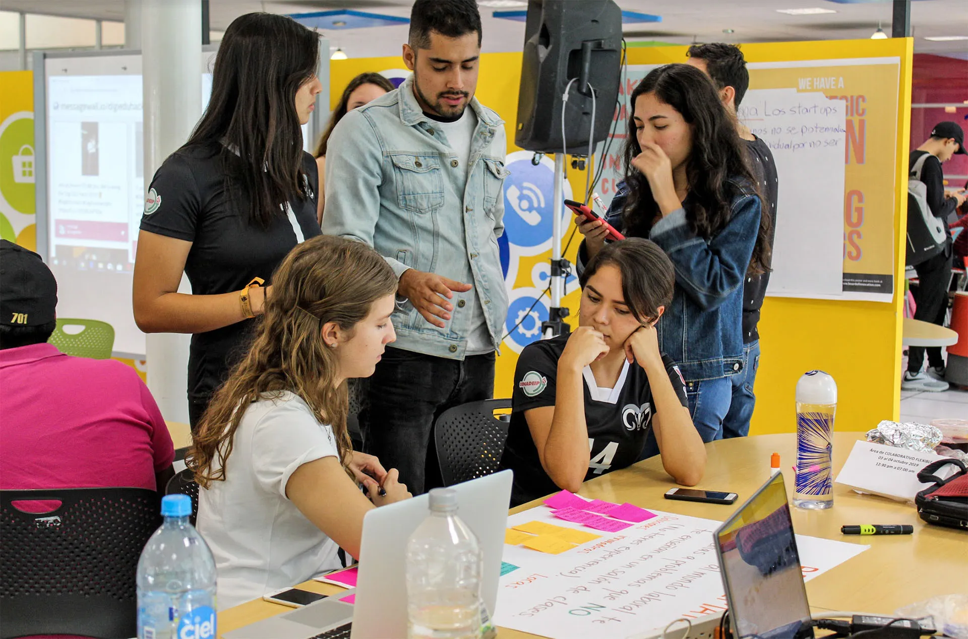 J&oacute;venes del Tec en concurso internacional de Emprendimiento