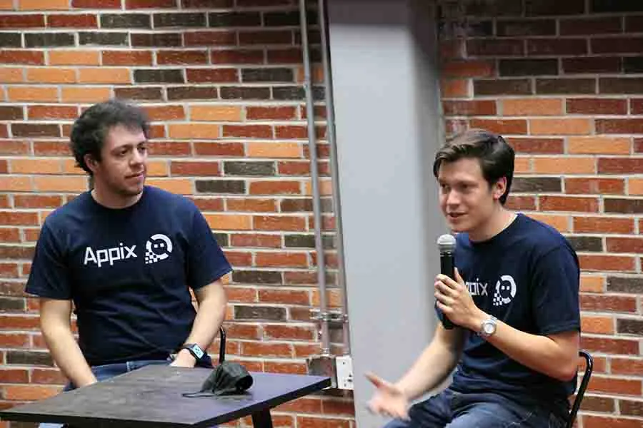 EXATEC y alumno del Tec campus Quer&eacute;taro, unen sus fuerzas para crear Appix, una empresa de servicios digitales en busca de impulsar el posicionamiento virtual de las empresas. 