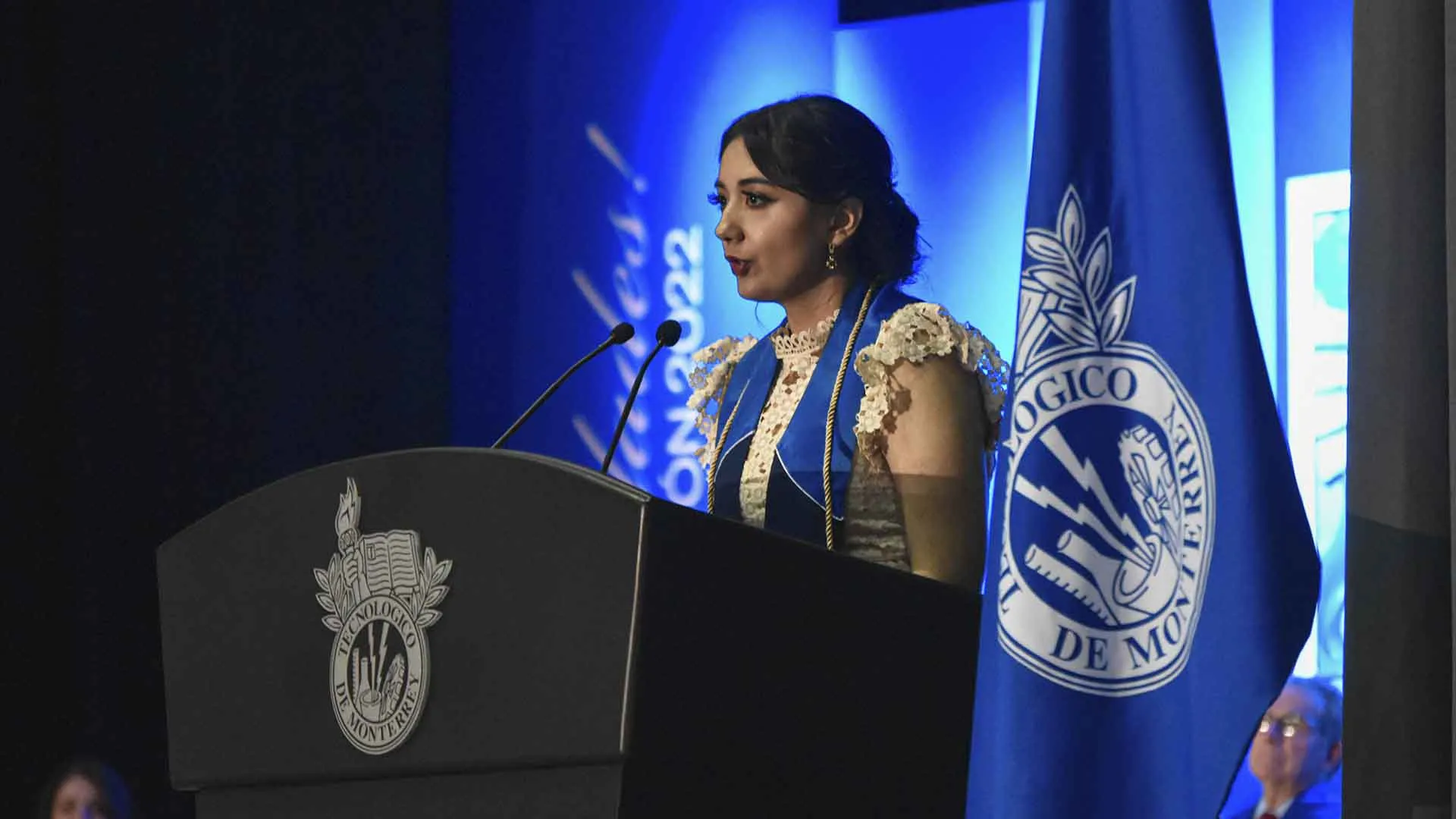 Elissa graduada Tecnol&oacute;gico de Monterrey campus Laguna mensaje a alumnos