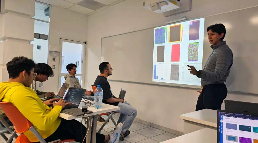 Profesores y estudiantes coordinan proyectos de tecnolog&iacute;a sustentable en establo del CAETEC