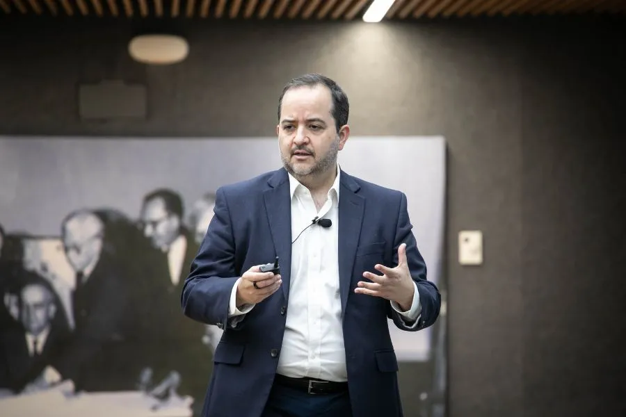 Alejandro podr&eacute;