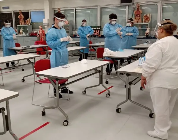 Estudiantes de Ciencias Cl&iacute;nicas 