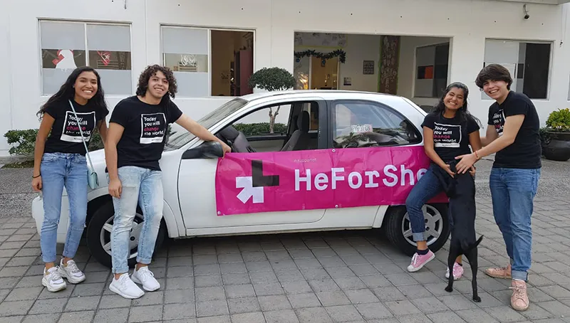 He for She don&oacute; 126 libros para ni&ntilde;os del CAMI