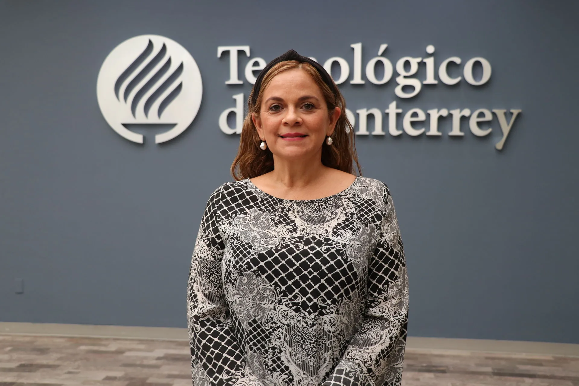 Magda Oc&oacute;n, maestra de emprendimiento en campus Tampico