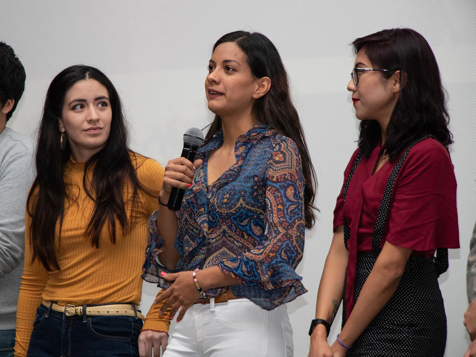 Alumnos del Tec de Monterrey presentando sus documentales en el Centro de Quer&eacute;taro