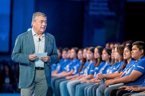 Jos&eacute; Antonio Fern&aacute;ndez dirigi&oacute; un mensaje a los nuevos L&iacute;deres del Ma&ntilde;ana