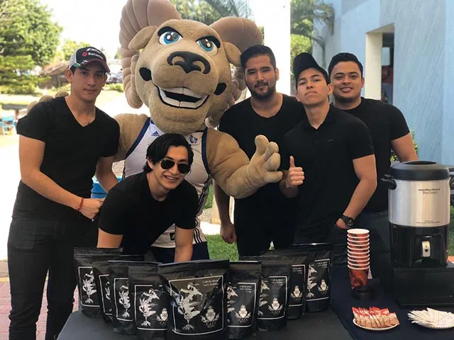 J&oacute;venes emprendedores crean marca de caf&eacute;