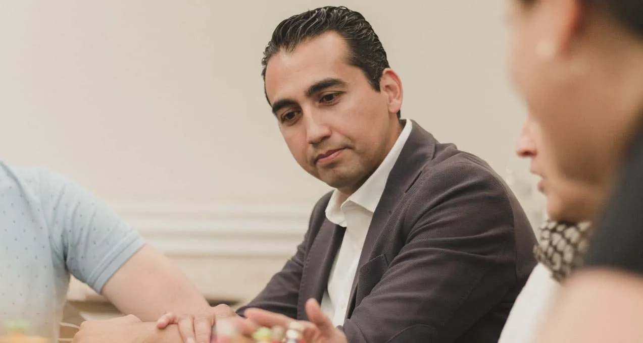 Alejandro Juarez, profesor de negocios en el bloque de &ldquo;Estrategia y Talento&rdquo; en el modelo Tec21, emprendi&oacute; mediante la fundaci&oacute;n de la Escuela Virtual &ldquo;Instituto Oriol&rdquo;,