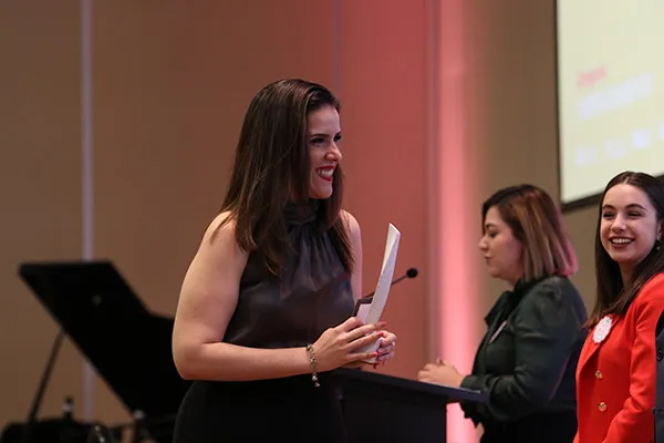 Carolina Dorantes Premio Mujer Tec