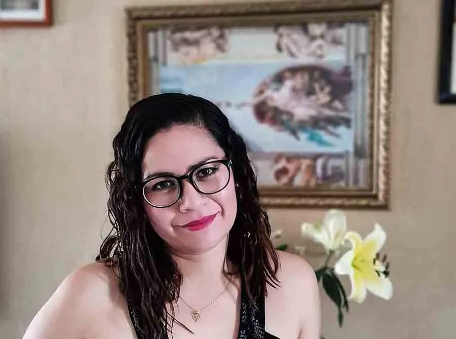 Julieta Rivera, doctora en Ciencias en Biomedicina y profesora en PrepaTec campus Quer&eacute;taro