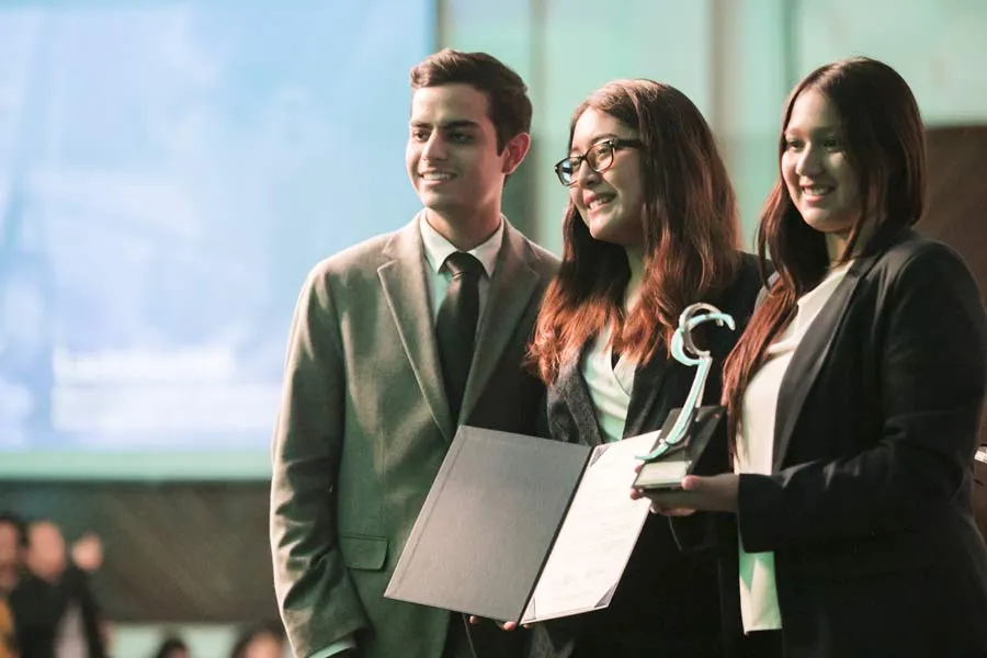 Premio R&oacute;mulo Garza.