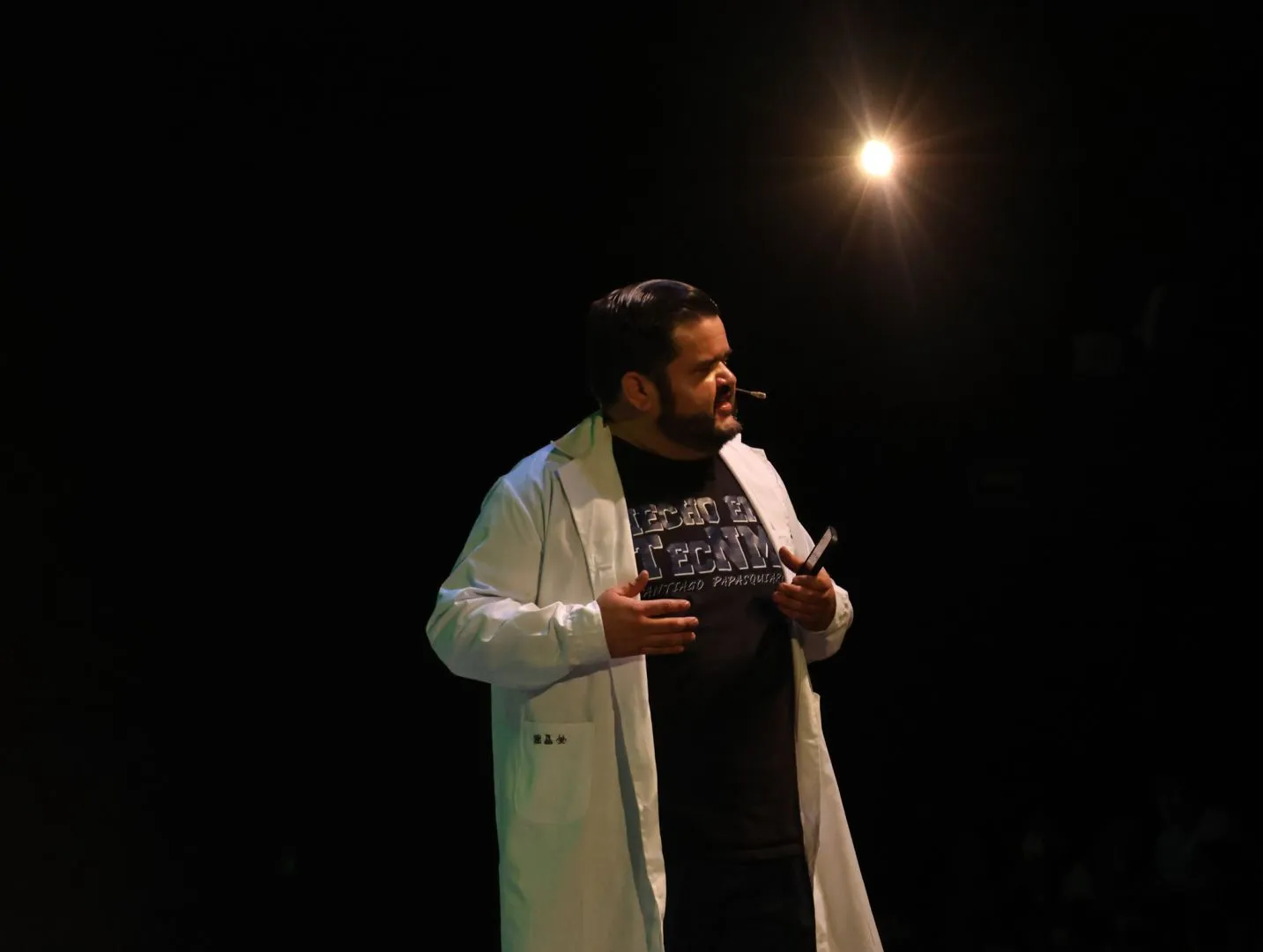 El divulgador científico Rafa Carbajal habla sobre la historia de los alimentos en MicroCosmos. (Foto: Anya Barrera).