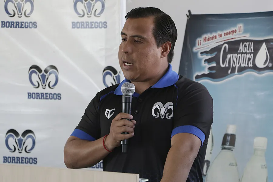 Rafael Garc&iacute;a entrenador del equipo de f&uacute;tbol soccer en Irapuato