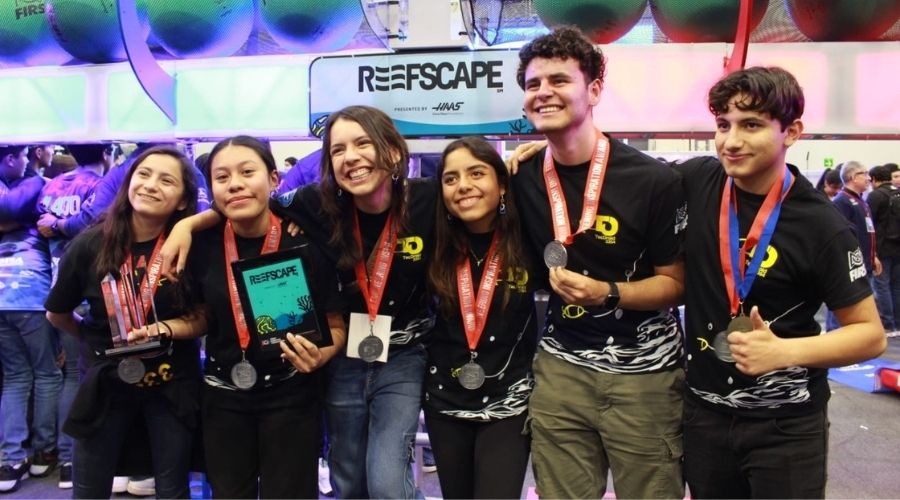 El equipo TecDroid de PrepaTec Querétaro ganó pase al mundial en Houston al obtener el Engineering Inspiration Award.