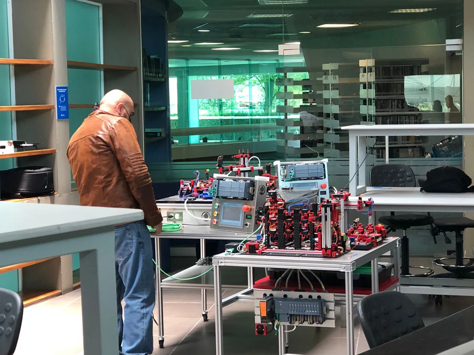 Formó el equipo de investigación Smart Manufacturing