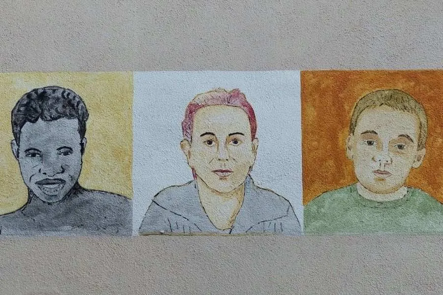 "Dimensiones de mi persona" fue una de las actividades desarrolladas en este proyecto donde los estudiantes se dibujaban a ellos mismos y pon&iacute;an c&oacute;mo se perciben a ellos mismos.