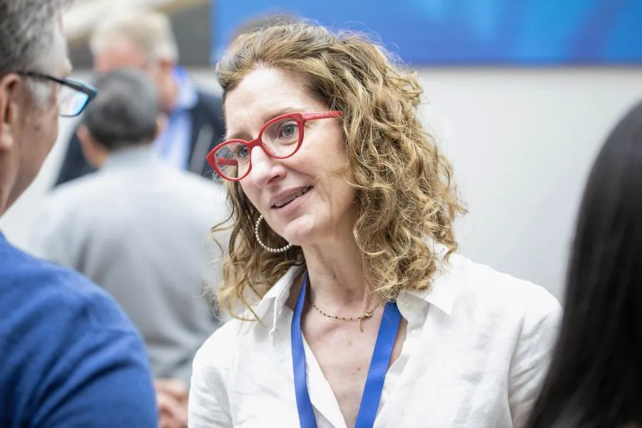 La profesora Agustina Giraudy en reuni&oacute;n de FE del Tec