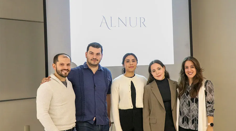 Alumnas, profesores y socios formadores en joyer&iacute;a