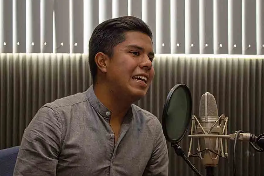 Joven del Tec de Monterrey campus Quer&eacute;taro se lanza con todo a la locuci&oacute;n