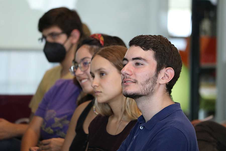 Alumnos y parte de la comunidad Tec se sumaron al di&aacute;logo con Lorena San Rom&aacute;n.