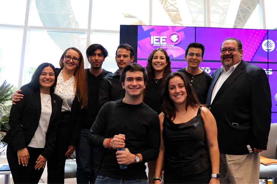 Alumnos y profesores de la materia de ciudadanía