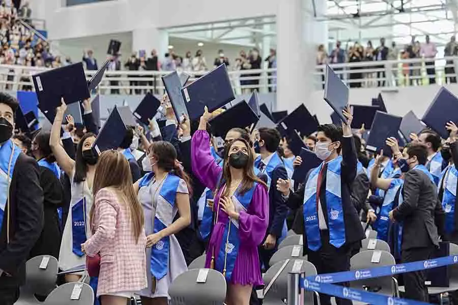 David Garza dirigi&oacute; un mensaje a los reci&eacute;n graduados del campus Quer&eacute;taro enfocado a que sean graduados transformadores de un cambio en su comunidad