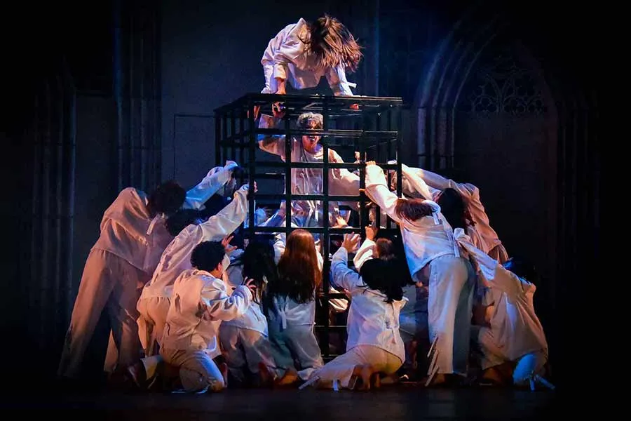 Alumnos campus Monterrey en puesta en escena Dr&aacute;cula, arte y cultura