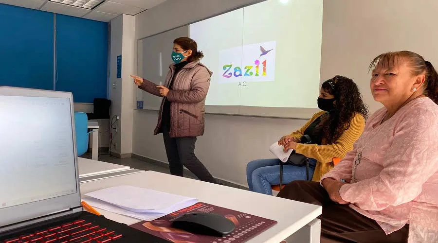Estudiantes del Tec campus Quer&eacute;taro en proyectos sociales en pro de personas con discapacidad