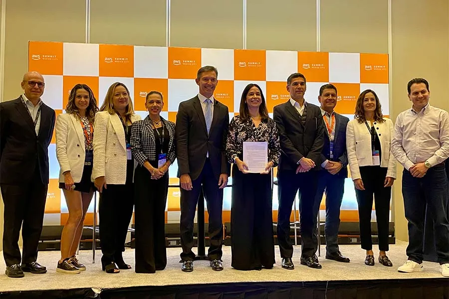 Amazon Web Services y el Tec de Monterrey capacitar&aacute;n a 65,000 personas
