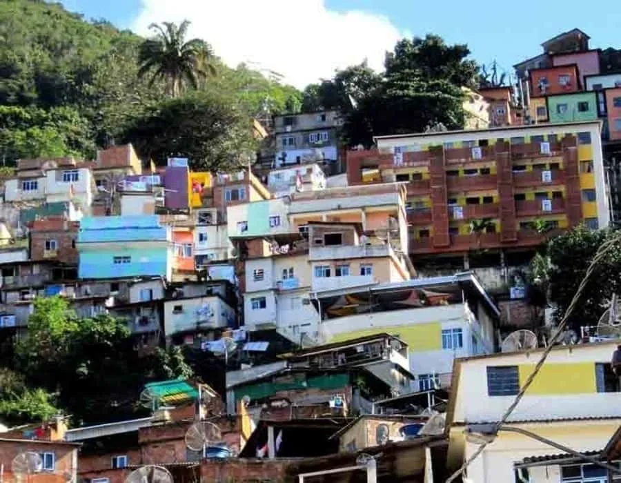 Las favelas, un tipo de vivienda vern&aacute;cula de Brasil