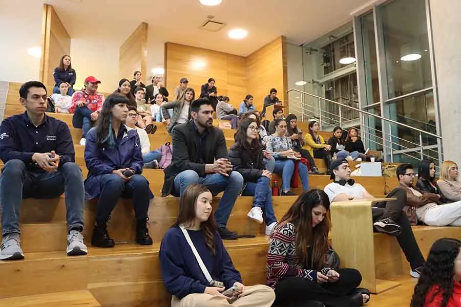En el Foro sobre salud mental se habl&oacute; sobre bienestar integral y trastornos alimenticios.