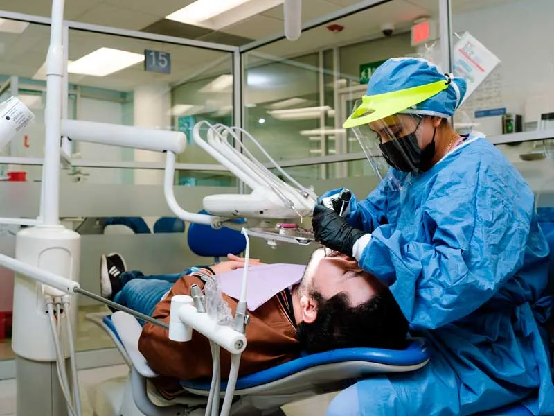 El Centro Acad&eacute;mico de Atenci&oacute;n Odontol&oacute;gica ofrece diversos tratamientos especializados en cuidado dental.