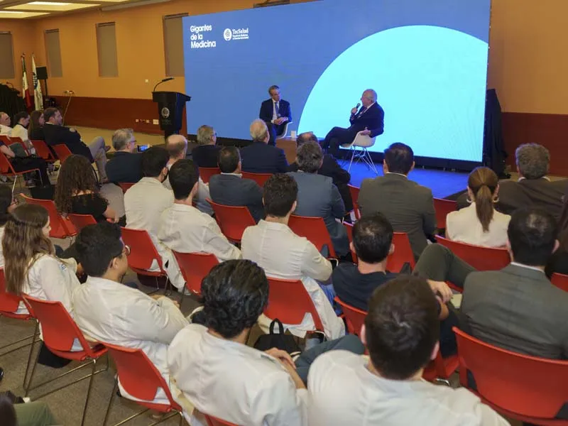 El foro Gigantes de la Medicina tiene ocho a&ntilde;os compartiendo historias de personalidades destacadas en salud.