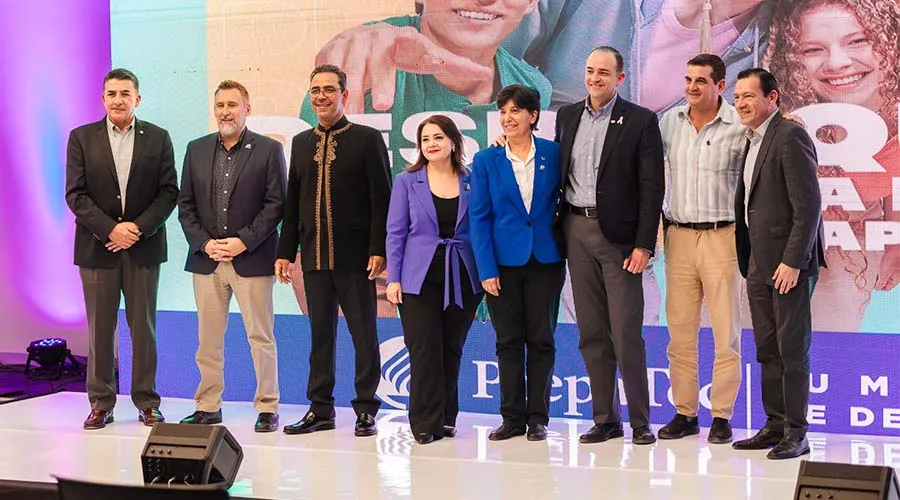 Presentaci&oacute;n de PrepaTec Laguna con l&iacute;deres nacionales y regionales