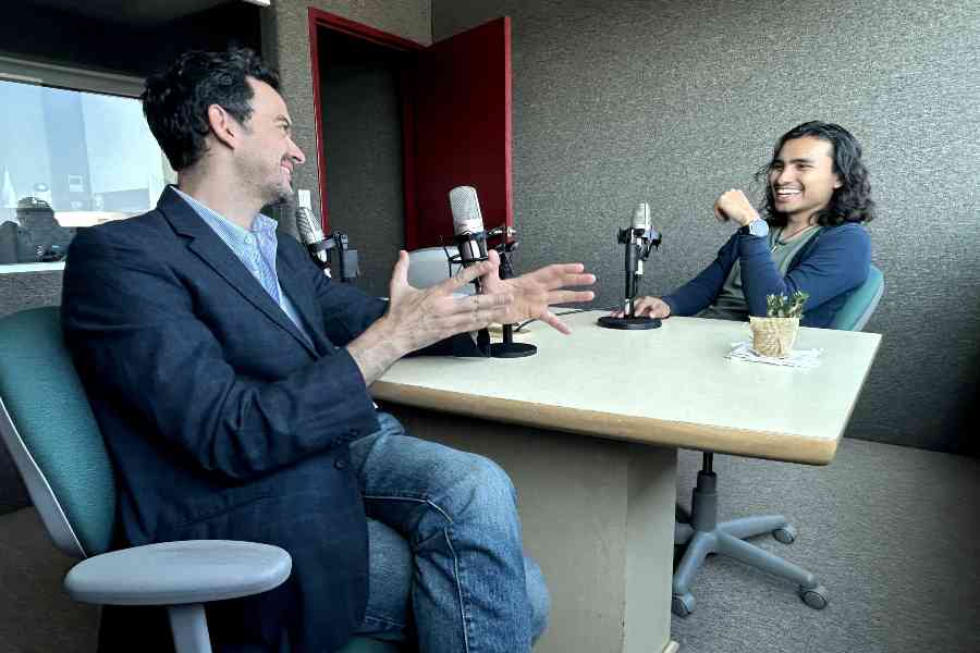 Estudiantes de Comunicaci&oacute;n participan en el podcast