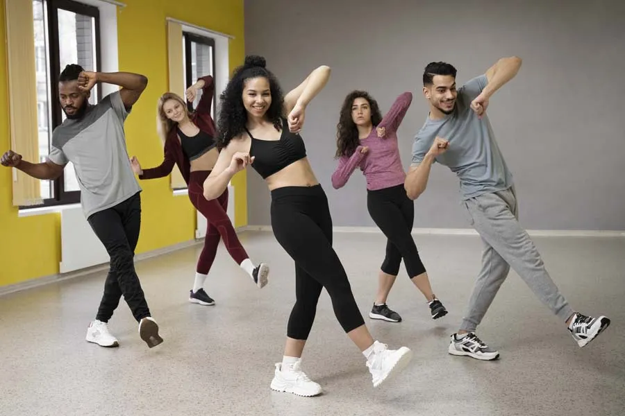 beneficios f&iacute;sicos y mentales de bailar como estudiantes