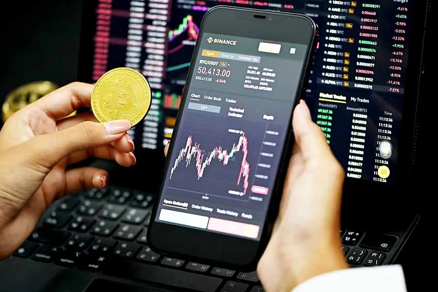 &iquest;A qu&eacute; se debe el auge de Bitcoin? Economista del Tec te lo dice