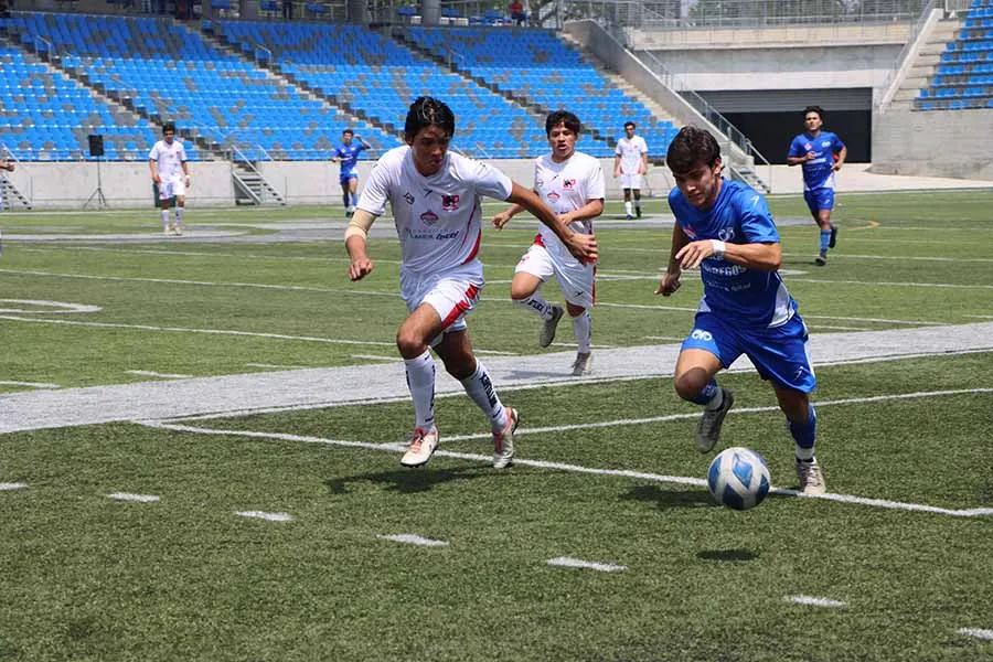 Jugador de Borregos Monterrey de futbol soccer varonil.