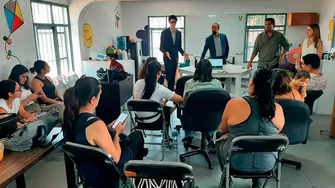Asesor&iacute;a legar a emprendedoras, impatida en Colmenas de Zapopan por el Tec Guadalajara.